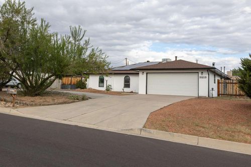 3213 Sue Cir Se, Rio Rancho, NM, 87124-2047 | Card Image
