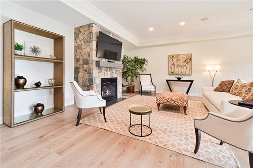 g1-2 Bumblebee Ln, Richmond, RI, 02898-1303 | Card Image