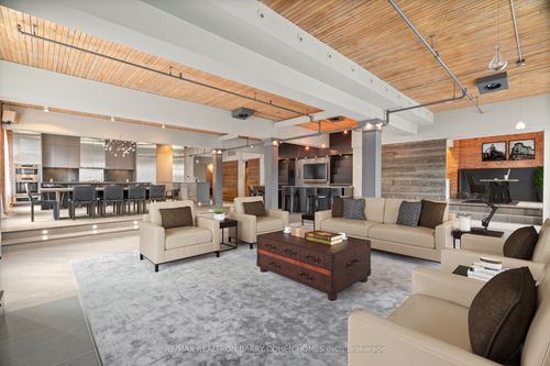 300-468 Wellington St W, Toronto, ON, M5V1E3 | Card Image