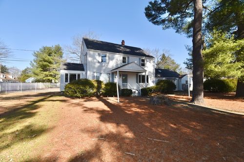 1-582 Springfield St, Feeding Hills, MA, 01030-2132 | Card Image