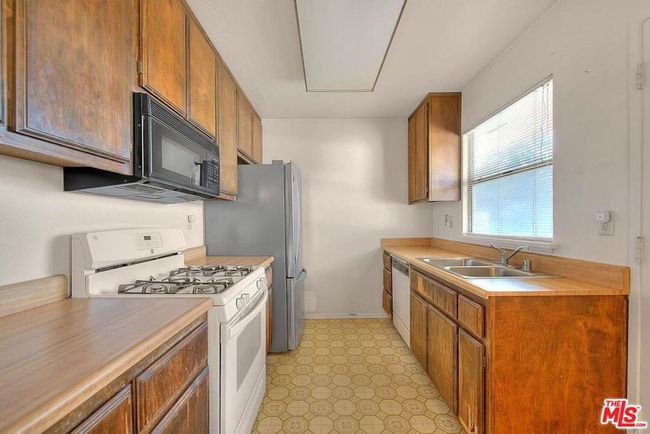 UNIT-4 - 5815 Bowcroft St, Condo with 1 bedrooms, 1 bathrooms and 1 parking in Los Angeles CA | Image 20