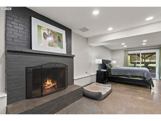 22400 S Evergreen Dr, House other with 5 bedrooms, 3 bathrooms and 2 parking in Beavercreek OR | Image 19