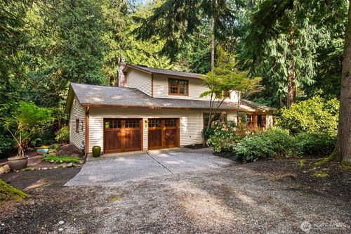 25300 Se Mirrormont Way, Issaquah, WA, 98027 | Card Image