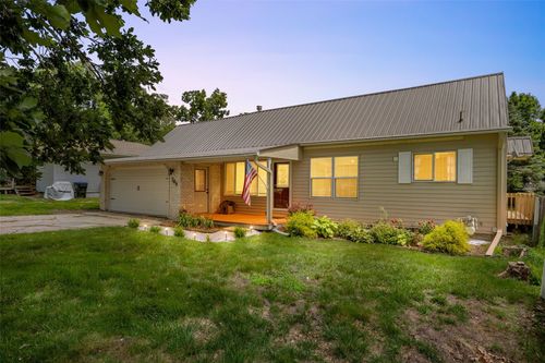 709 6th Ave, Coralville, IA, 52241 | Card Image