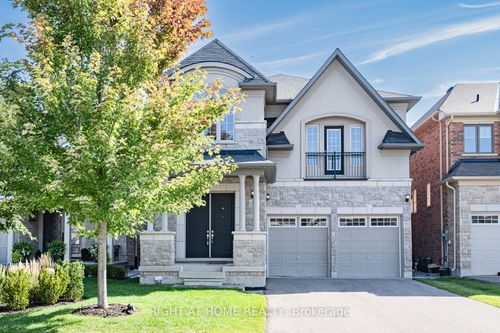 551 Somerville Dr, Newmarket, ON, L3X0K2 | Card Image