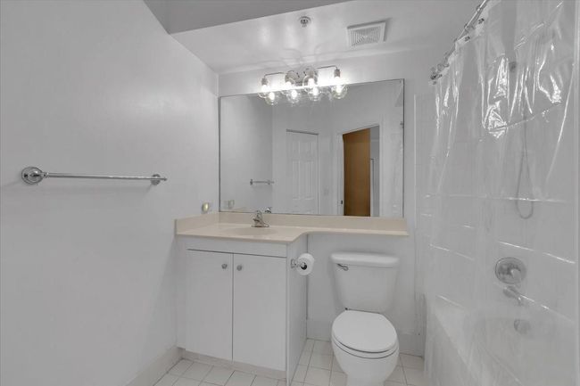 Guest Bathroom | Image 16