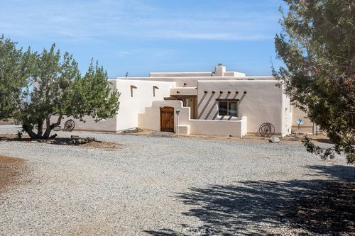 10555 Cima Mesa Rd, Juniper Hills, CA, 93543-3609 | Card Image