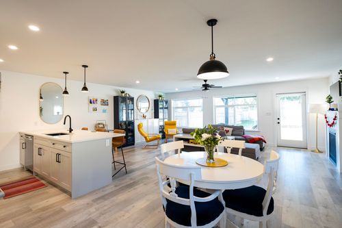 1078 Celia Cres, Gibsons, BC, V0N1V7 | Card Image