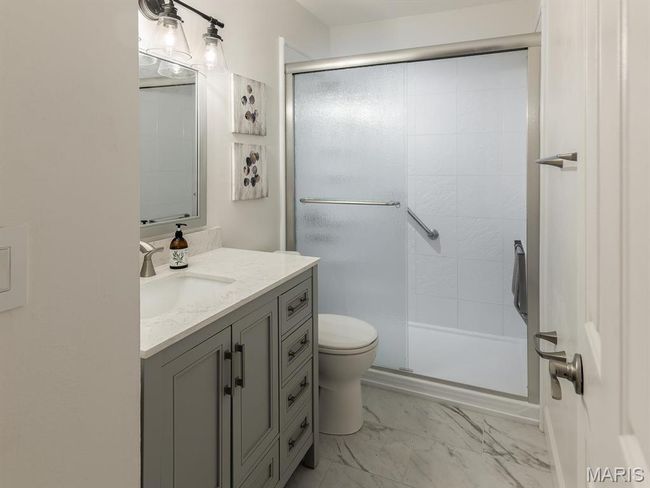 Look at this nicely remodeled bathroom~ | Image 7