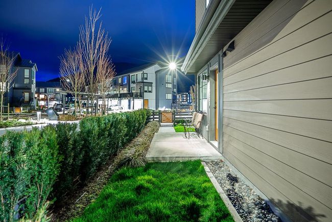 38023 Keel Way, Townhouse with 3 bedrooms, 3 bathrooms and 3 parking in Squamish BC | Image 3
