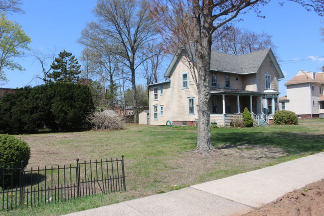 107 Whiting St, Home with 0 bedrooms, 2 bathrooms and null parking in Plainville CT | Image 5