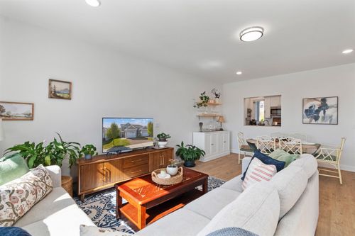 18 Clover Ln, Hinesburg, VT, 05461-4496 | Card Image