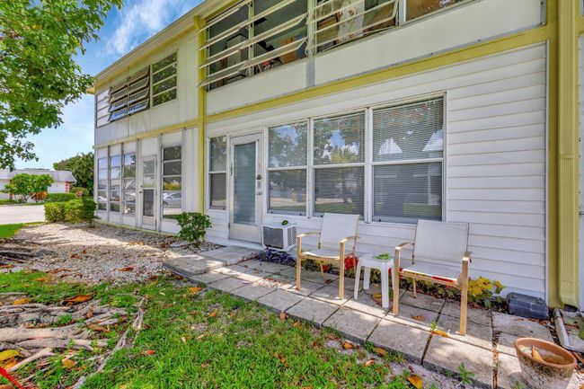 107 Sheffield E, Condo with 1 bedrooms, 2 bathrooms and null parking in West Palm Beach FL | Image 22