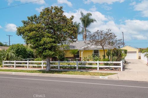 831 S Hampstead, Anaheim, CA, 92802 | Card Image