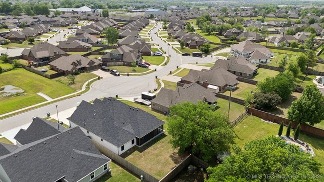 9218 N 141 St East Ave, House other with 3 bedrooms, 2 bathrooms and null parking in Owasso OK | Image 33
