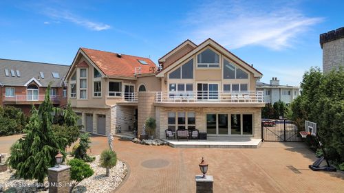 545 Arbutus Avenue, Staten Island, NY, 10312 | Card Image