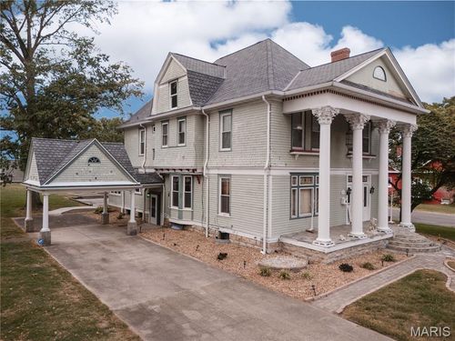 479 N Mill St, Nashville, IL, 62263-1635 | Card Image