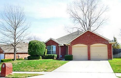 2081 Amherst Dr, Lewisville, TX, 75067-6104 | Card Image