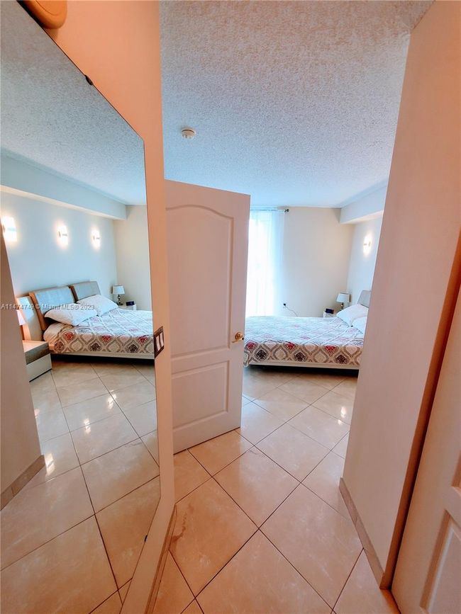 APT-906 - 17555 Atlantic Blvd, Condo with 2 bedrooms, 2 bathrooms and null parking in Sunny Isles Beach FL | Image 15