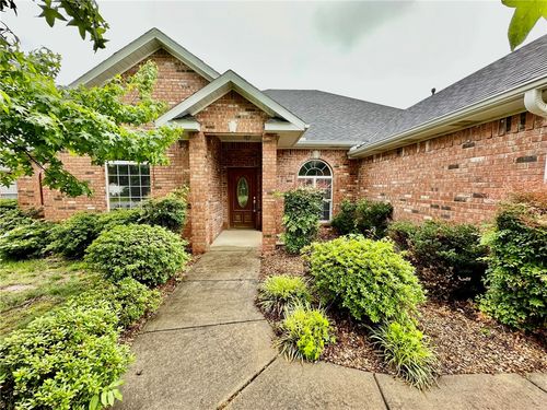 604 Drake St, Bentonville, AR, 72712-7415 | Card Image