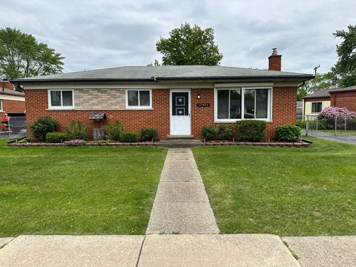 17993 Maybury Dr, Clinton Township, MI, 48035-2483 | Card Image