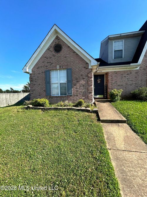 3741 Iron Horse Dr, Horn Lake, MS, 38637-1339 | Card Image