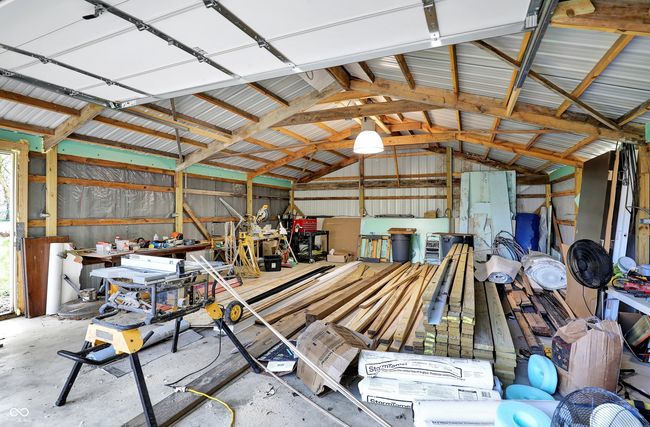garage | Image 8