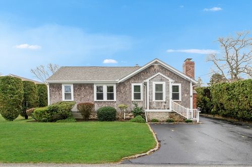 7 Rockland Ter, Dartmouth, MA, 02748-3209 | Card Image