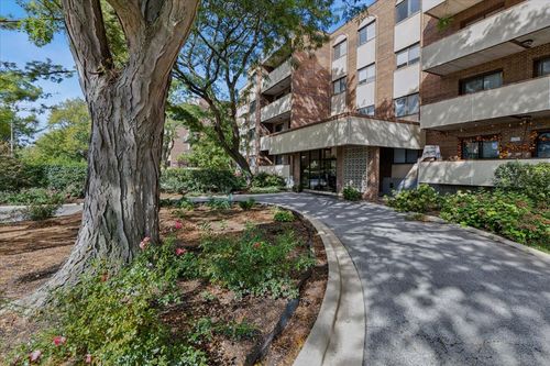 apt-402-9242 Gross Point Rd, Skokie, IL, 60077-1338 | Card Image