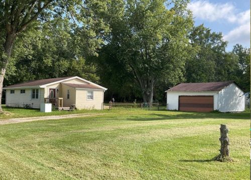 390 Meenach Ln, Springfield, OH, 45505-1832 | Card Image