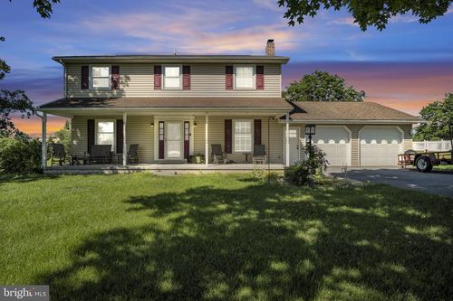 2410 Waggoners Gap Rd, CARLISLE, PA, 17013-8353 | Card Image