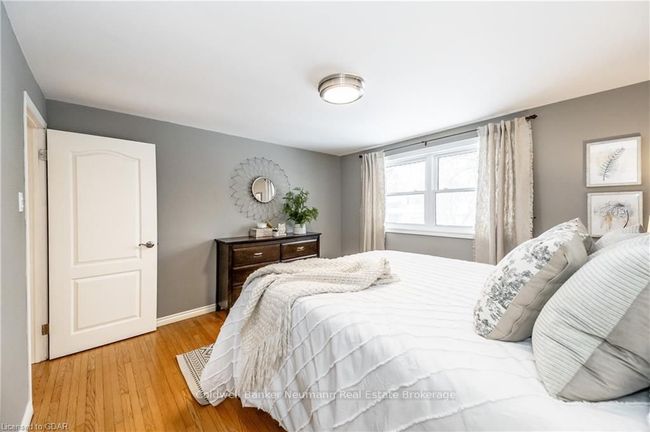 18 Crestwood Dr, House other with 3 bedrooms, 2 bathrooms and 4 parking in Cambridge ON | Image 19