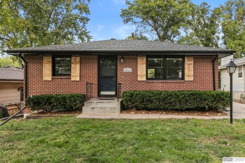 6810 Holdrege St, Lincoln, NE, 68505-1660 | Card Image