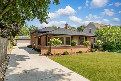 208 47th St, Western Springs, IL, 60558-1628 | Card Image