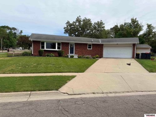 631 Capitol Beach Boulevard, Lincoln, NE, 68528 | Card Image