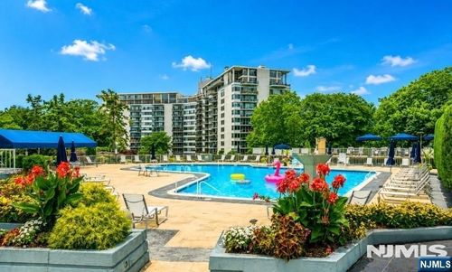1 Claridge Dr, Verona, NJ, 07044-3010 | Card Image