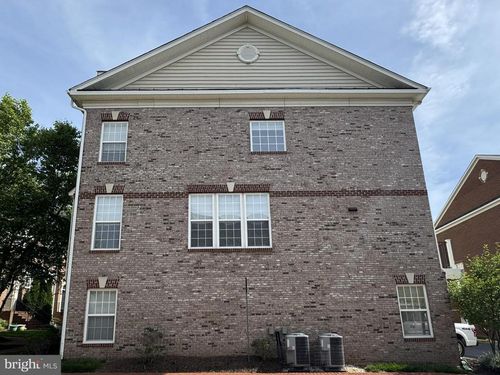 2151 Red Vine Dr, VIENNA, VA, 22182-4057 | Card Image