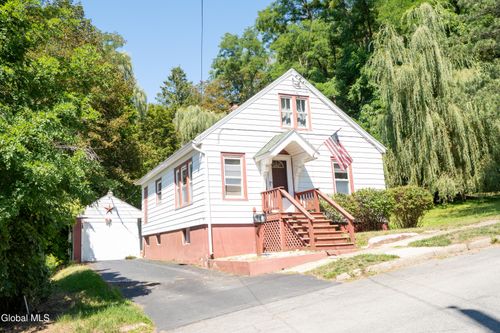 2 Laura St, Amsterdam, NY, 12010-1206 | Card Image