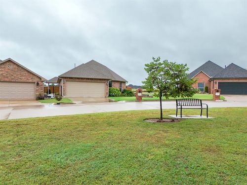 1253 Augusta Ct, Shawnee, OK, 74801-0500 | Card Image