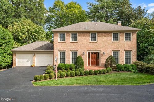 8311 Chapel Lake Ct, Annandale, VA, 22003-4401 | Card Image