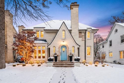 6054 N Bay Ridge Avenue, Whitefish Bay, WI, 53217 | Card Image