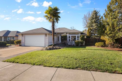 184 Keystone Way, Eagle Point, OR, 97524-9008 | Card Image