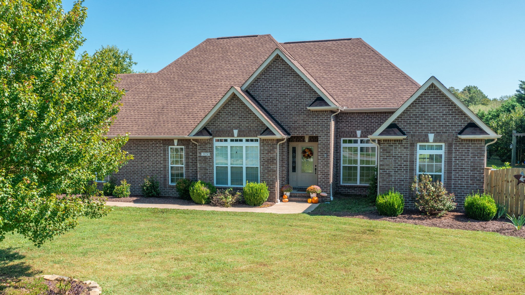 Rowland Rd, Murfreesboro, TN 37128