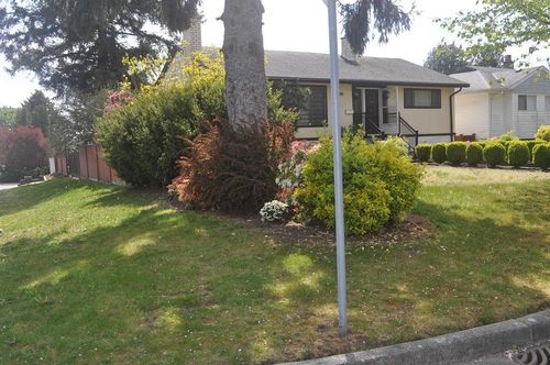 3796 Peter St, Burnaby, BC, V5J1N4 | Card Image