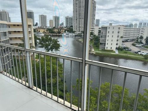apt-e610-2930 Point East Dr, Aventura, FL, 33160-2687 | Card Image