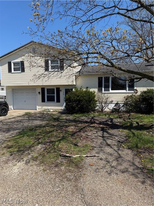 214 Stewart Ave Nw, Massillon, OH, 44646-3304 | Card Image