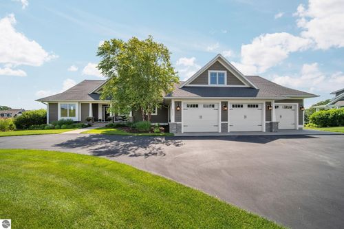 8208 Underwood Rdg, Traverse City, MI, 49686-1695 | Card Image
