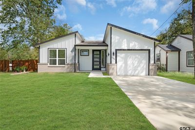 1006 N Jackson Street, House other with 3 bedrooms, 2 bathrooms and null parking in Sulphur Springs TX | Image 2