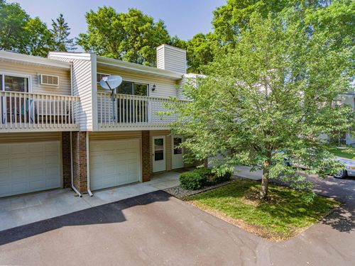 17494 Pond Cir, Eden Prairie, MN, 55346-4150 | Card Image