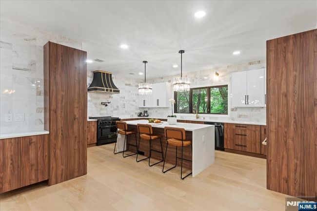 45 Riverview Ter, House other with 6 bedrooms, 6 bathrooms and null parking in Mahwah NJ | Image 9
